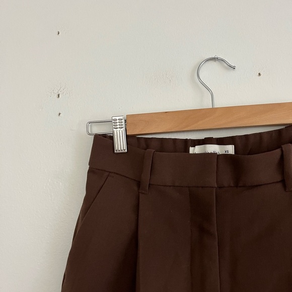 Abercrombie & Fitch NWT Brown Women's High Rise Pleated Trouser Shorts - Picture 5 of 7